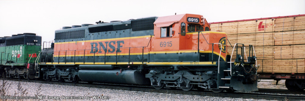 BNSF SD40-2 6915